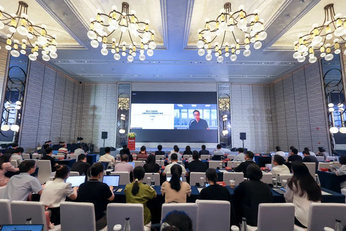 ▲元璟资本合伙人兼董事长吴泳铭线上发表演讲