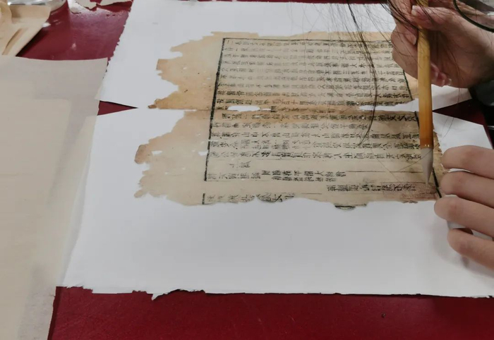 古籍修复（图源：网络）