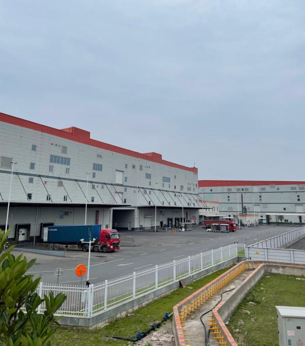 四川时代二期基地内部园区，澎湃新闻记者森宁拍摄