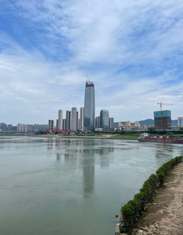 宜宾的三江交汇口（长江、金山江、岷江），澎湃新闻记者森宁拍摄