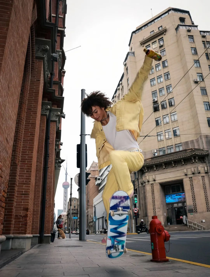 叛逆嬉皮派hiphop作为西海岸文化之一,对西海岸风格的穿搭也有重大