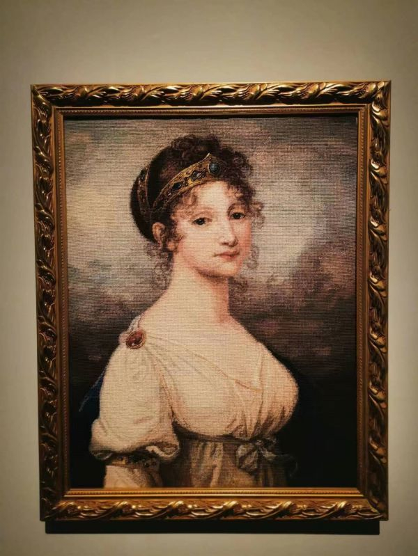 绒绣作品《路易丝王后》