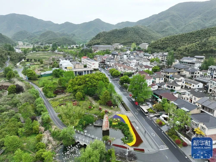 新华社记者 翁忻旸 摄空中俯瞰浙江湖州市长兴县煤山镇新川村(5月24日