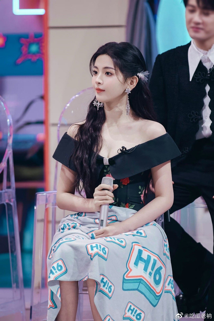 美女是不是都有点儿相似,总觉得宋祖儿和杨超越给我的感觉很像