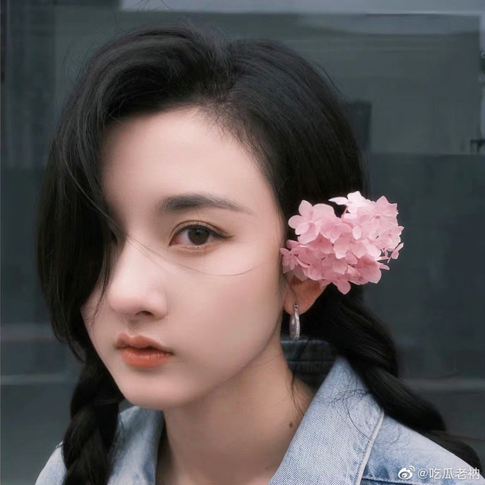 美女是不是都有点儿相似,总觉得宋祖儿和杨超越给我的感觉很像