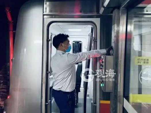 △客车司机手指口呼作业