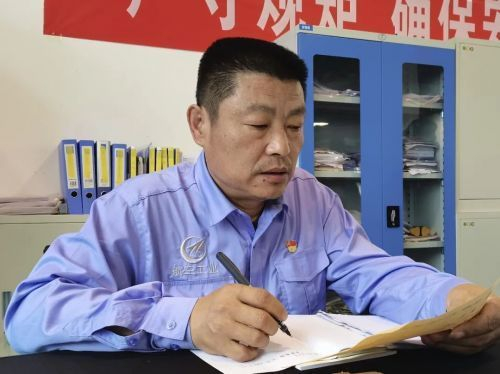 航空工业郑飞:王师傅的初心|退休_新浪新闻