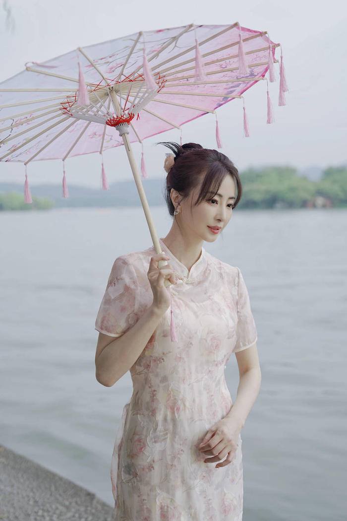 演员林静系列新中式大片曝光 多维展现古典东方美|林静|东方美|旗袍