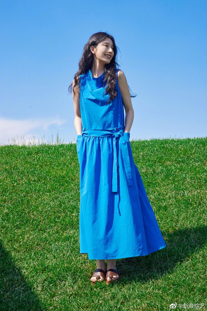 晒多巴胺穿搭,五颜六色的连衣裙上身满满夏日活力感……