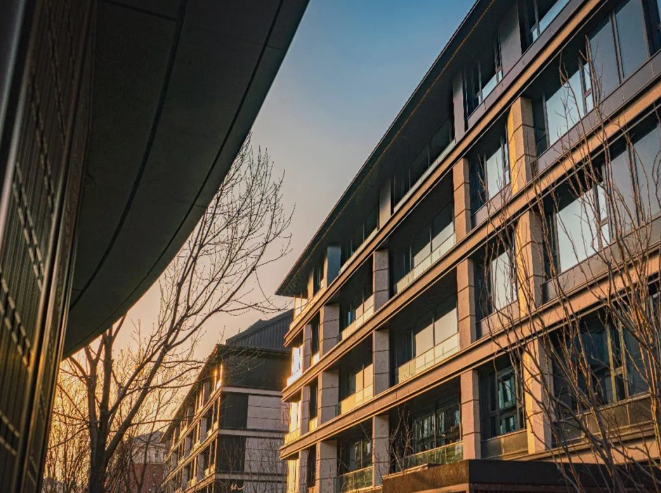 ▲漂亮辉煌的外立面，一向是金茂的标志，业主住进去，也倍有面儿。