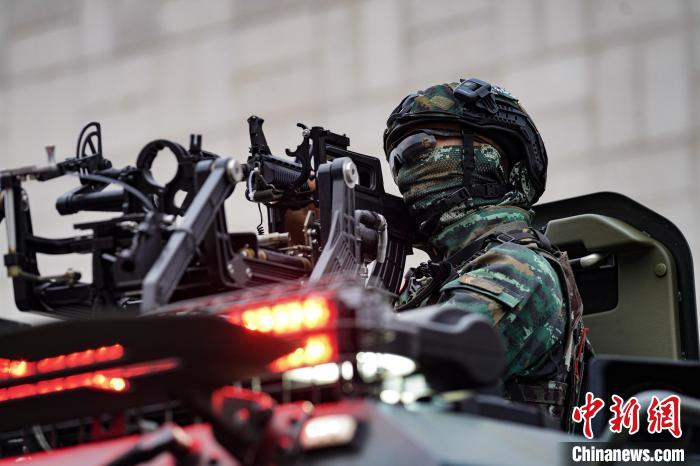 直击武警官兵城市"反恐"演练现场|武警官兵|暴恐分子|南平市_新浪新闻