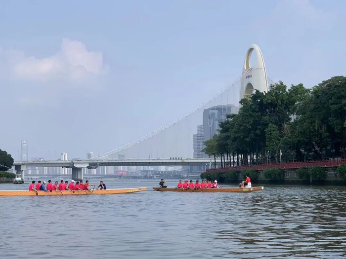 广州猎德村村民训练划龙舟 （图源：本台记者）