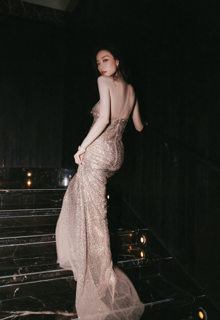 倪妮白|反光_新浪新闻