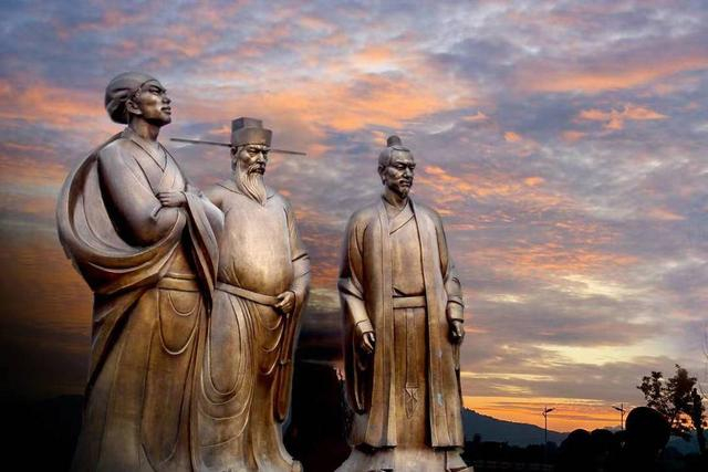 中江铜山三苏塑像（肖永春摄）