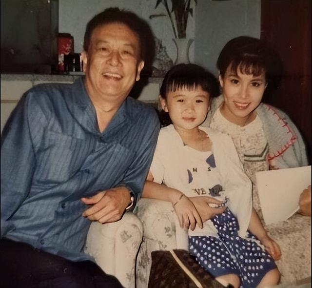又一位香港老演员去世 年轻时温文尔雅酷似冯喆 可惜亲女儿不愿认他
