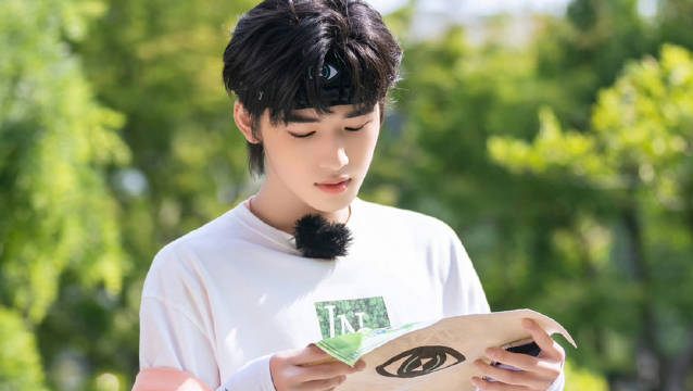 宋亚轩全员加速中29秒有效镜头