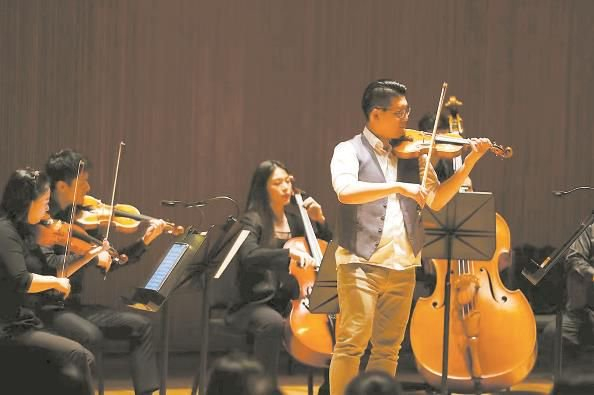             上交晚高峰音乐会资料图          