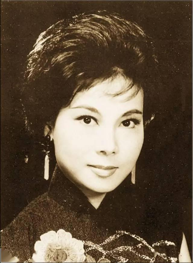 顾嘉辉家姐顾媚，《不了情》原唱