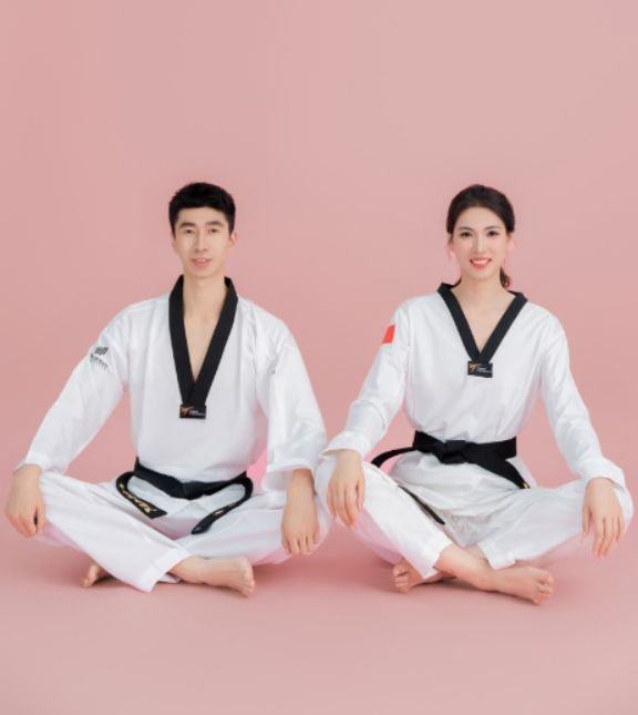 奥运冠军情侣领证了#奥运冠军@跆拳道赵帅 @郑姝音 宣布领证结婚,双 