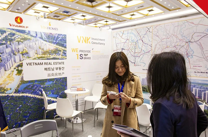 ▲图/视觉中国 &nbsp; 2019年3月22日，上海，上海海外置业移民投资展，投资越南房地产楼市。