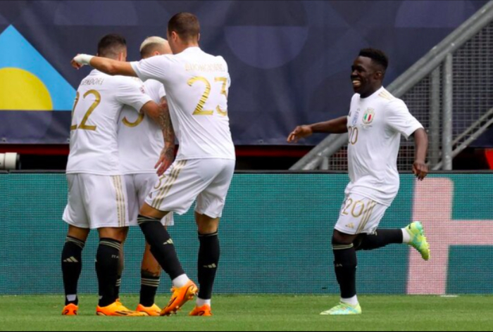 32荷兰意大利收获季军曼奇尼神换人传统意式足球王者归来