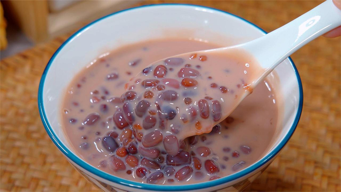 一到夏天就喜欢喝红豆西米露,做法简单又营养,比奶茶还要好喝