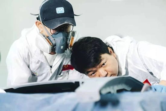 第43届世界技能大赛冠军杨金龙指导学生实训。本版图片均由采访对象提供