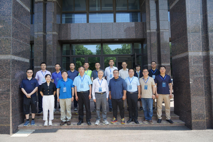 与会学者合影