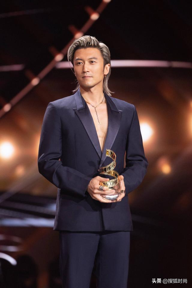 谢霆锋肖战性张力拉满肉欲男明星都变身性感野狼