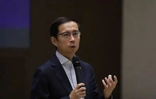 看两位BOSS长文：青山不改，绿水长流