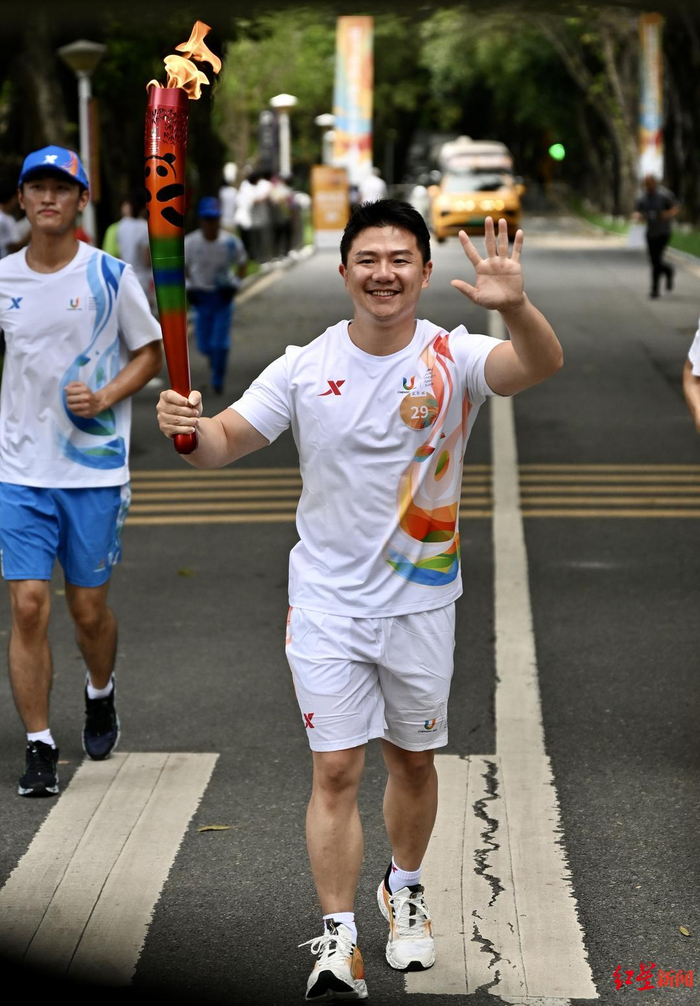 我是大运火炬手丨奥运冠军陈一冰让世界了解中国爱上成都