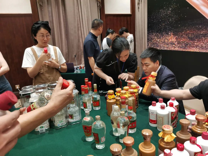 培训教育坚守专业中国陈年白酒鉴定师培训班德阳开班