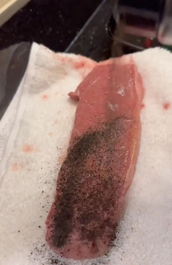 不是用面包机烤,就是用薯片桶和卫生纸卷现场搭的烤炉和烤架…另外