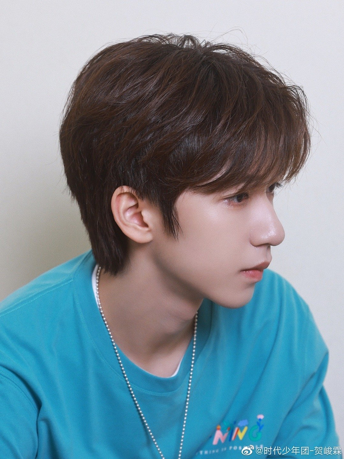 贺峻霖|日常|t恤_新浪新闻