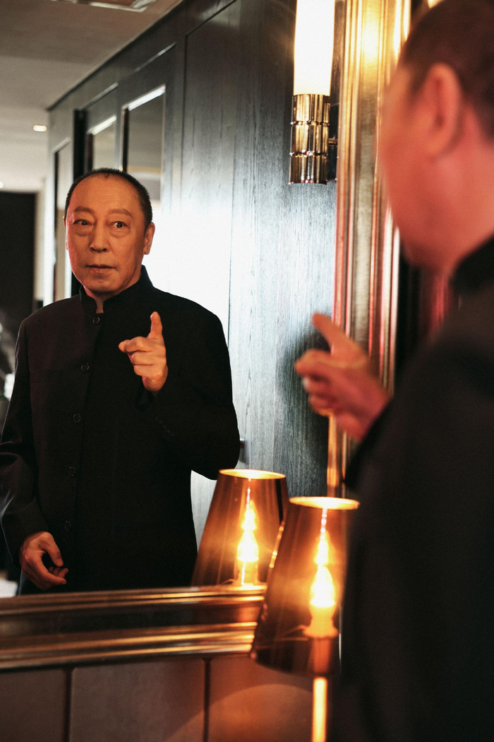 相较于作品中富有鲜明性格的角色，生活中的倪大红喜欢安静。 受访者供图