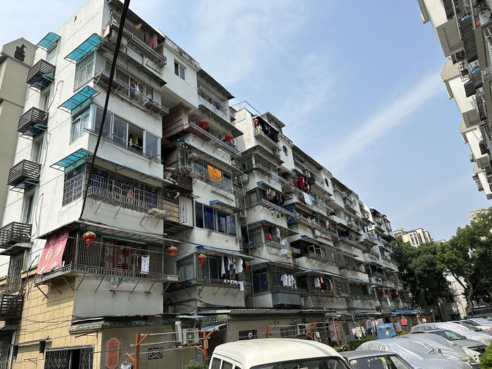 1994年，因欠下赌债，42岁余建荣被人带至温州市鹿城区上陡门某栋楼的609室。之后，其尸体在该房屋内被发现。澎湃新闻记者 陈绪厚 图