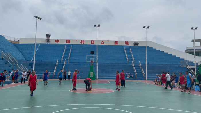 ▲“村BA”圣地吸引了许多人慕名而来。