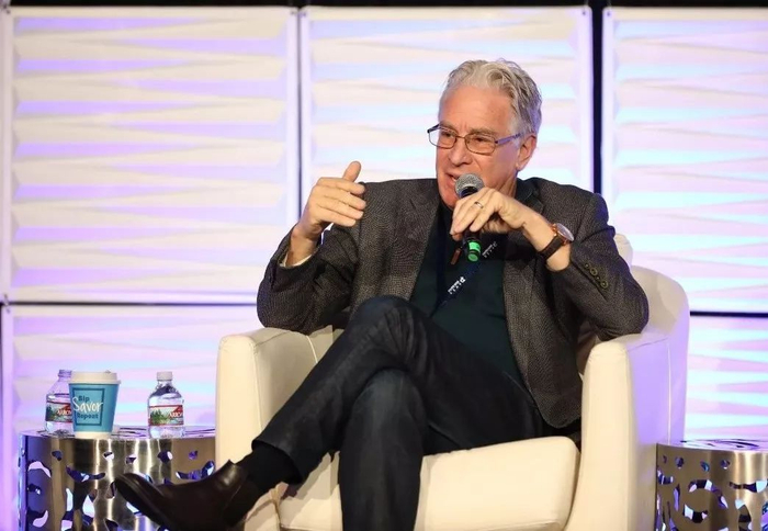 ▲Richard Klausner博士在2020药明康德全球论坛分享细胞疗法开发的洞见