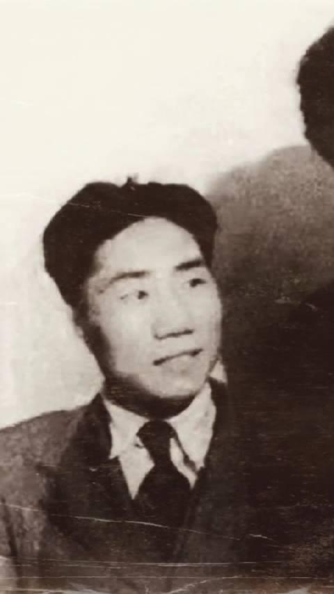 一张罕见的毛岸英与毛岸青珍贵合影