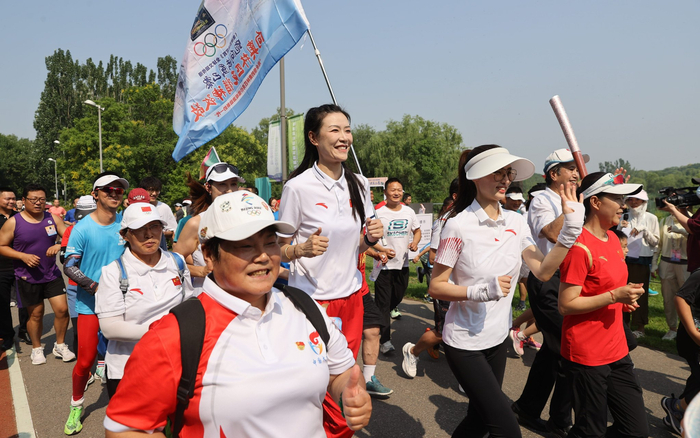 许诺的身高让她在人群中格外醒目。新京报记者 王子诚 摄