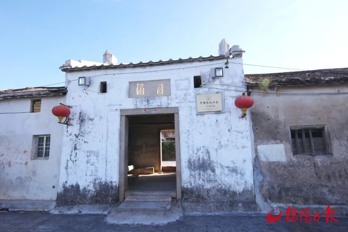 ▲月湄古寨门。