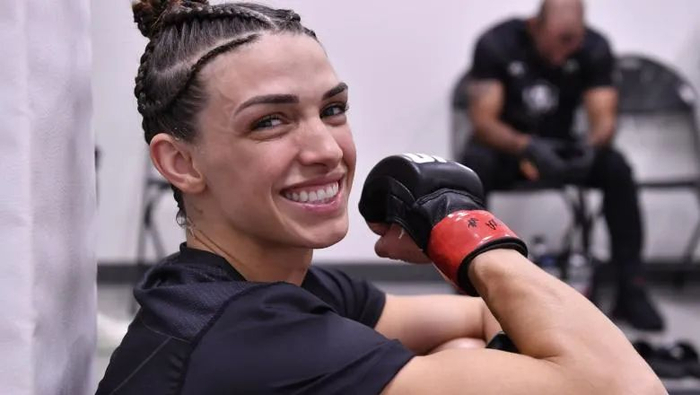 柔术vs泰拳,麦肯齐·邓恩与安吉拉·希尔的风格之争!