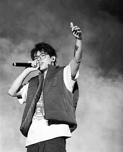 说唱歌手孙权:我只是爱心的传递者|孙权|说唱|纪录片_新浪新闻