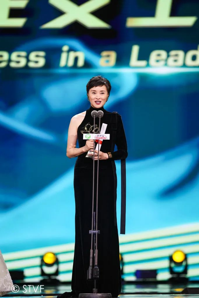 吴越凭《县委大院》获得白玉兰最佳女主角奖