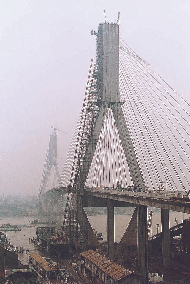 杨浦大桥主桥塔施工。 本文图片 除标注外均为受访者供图