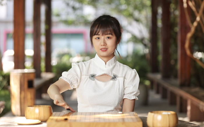 战鹰是围棋职业二段棋手。  新京报记者 王飞 摄