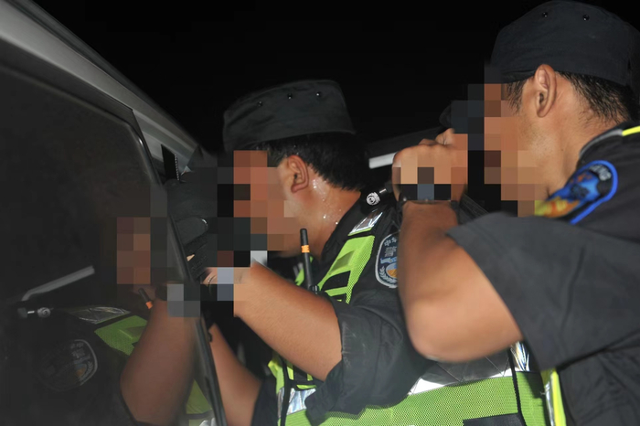 队员们经常需要24小时不间断开展查缉工作