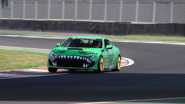 丰田86原厂动力大尾牙lsdad08轻量化车身跑43公里v1赛道