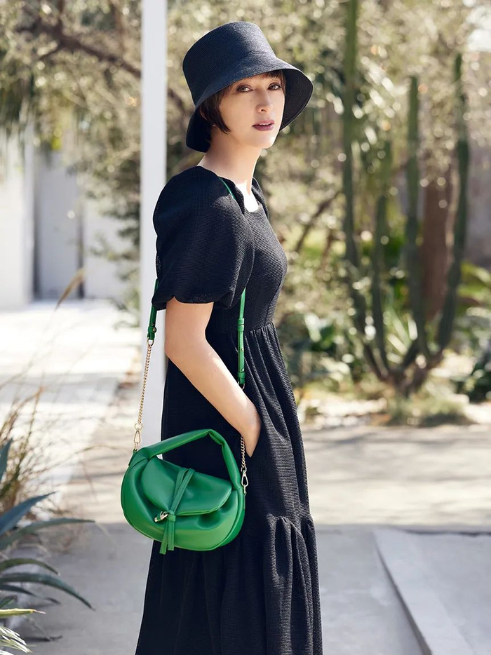 潮搭汇丨日法混血儿泷川雅美的气场穿搭__财经头条