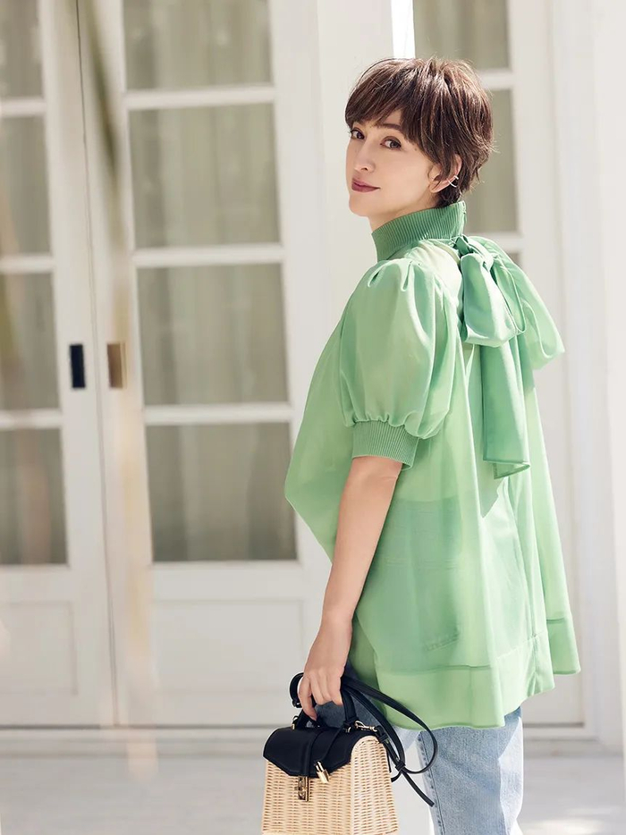 潮搭汇丨日法混血儿泷川雅美的气场穿搭__财经头条